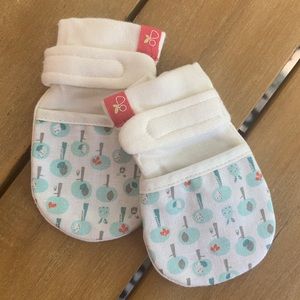 goumikids baby mitts (goumimitts)